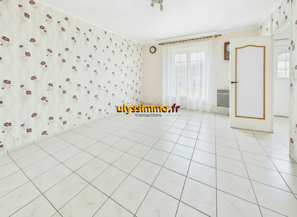 Vente Maison pavillon de trois chambres avec terrasse jardin et garage Rosi�res-en-santerre