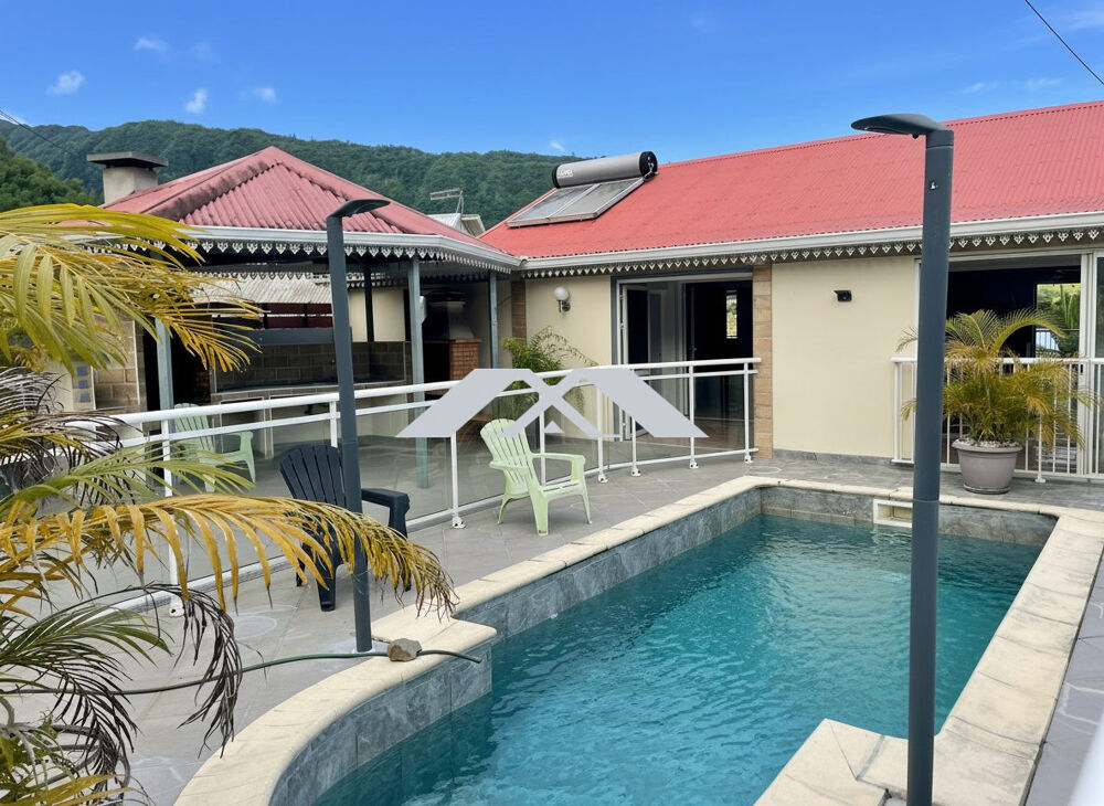 Maison T5 meublée avec piscine - Entre Deux