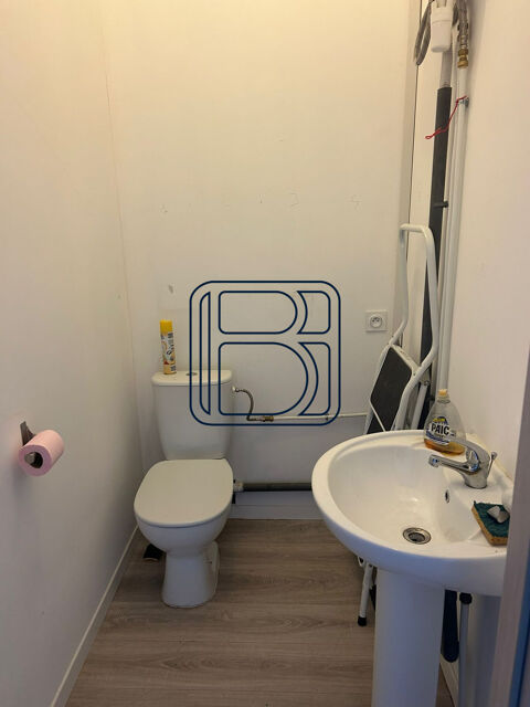   LOCAL COMMERCIAL RENOVE 