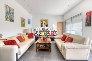  Maison � vendre 13 pi�ces 329 m�