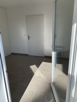  Appartement à louer 3 pièces 61 m²