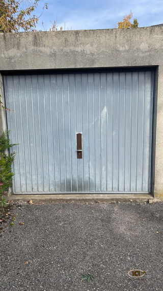  Parking / Garage à louer 15 m²