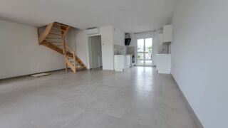  Appartement à louer 4 pièces 91 m²