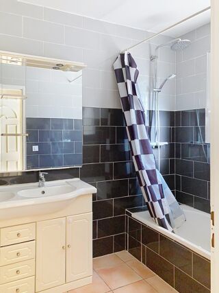  Maison � vendre 4 pi�ces 210 m�