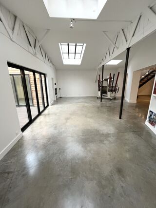  Appartement � louer 7 pi�ces 214 m�