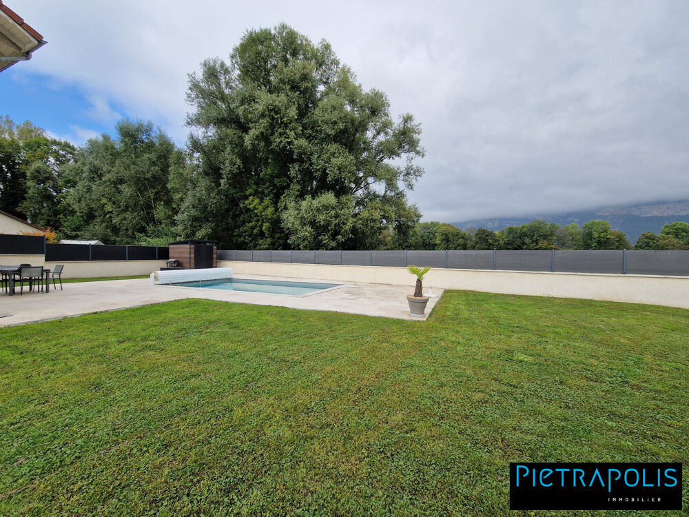 PROX CREMIEU, MAISON AVEC PISCINE