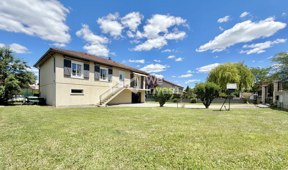 Villa de type 5 sur sous-sol complet avec piscine et jardin.