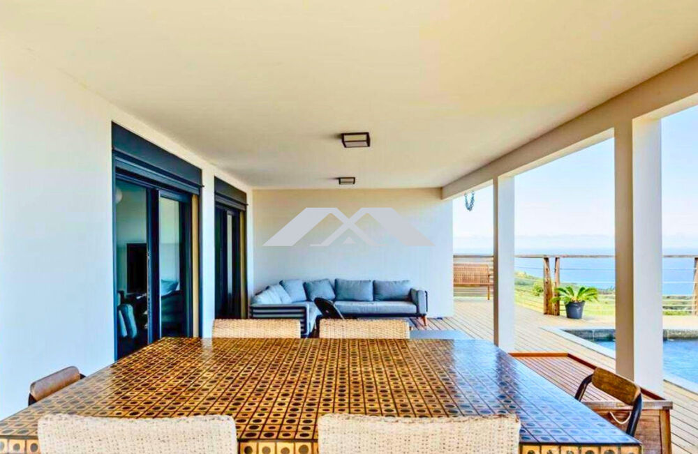 Vente Maison Villa de standing avec piscine et vue panoramique sur l'océan. Saint-leu