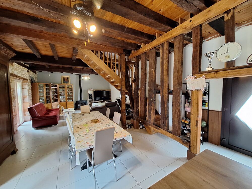 Vente Maison Périgourdine rénovée avec bâtiments agricoles sur 2Ha. Castillonnès