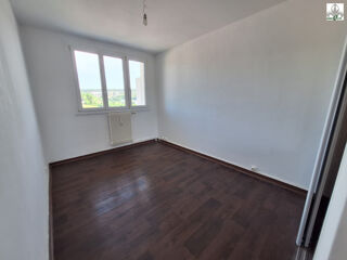  Appartement à louer 4 pièces 69 m²