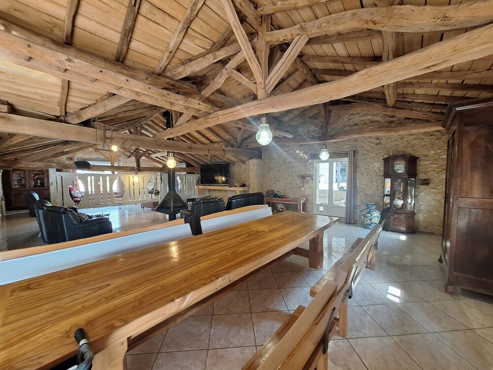 Vente Maison Grande maison rénovée avec spacieuses dépendances. Villeréal