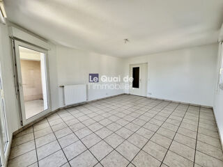  Appartement à louer 4 pièces 81 m²