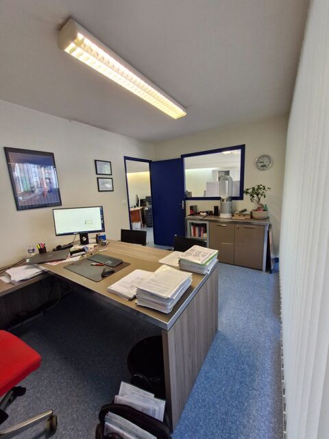 VANNES CENTRE VILLE - Local commercial d'environ 46m&sup2; 700 56000 Vannes