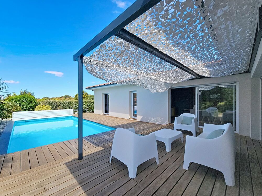 PLAIN PIED DE 201M² AVEC PISCINE