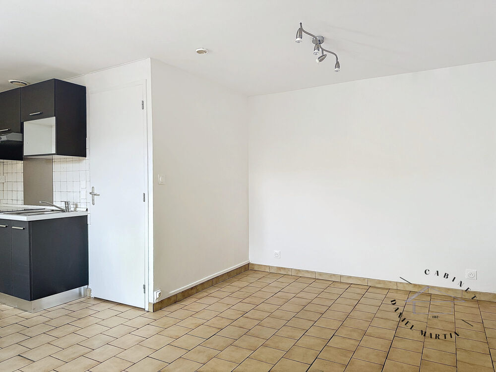 BEGLES STUDIO 24 m² AVEC JARDINET