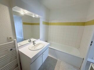  Appartement à louer 2 pièces 50 m²