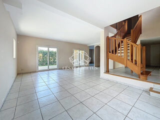  Maison  vendre 8 pices 200 m