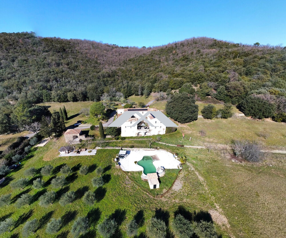 Domaine en pierre du XVIIIe siècle  280 m² habitables  3