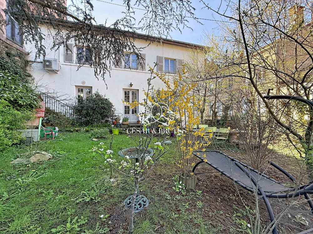 Vente Maison MAISON BOURGEOISE -274 m2- JARDIN Thizy-les-bourgs