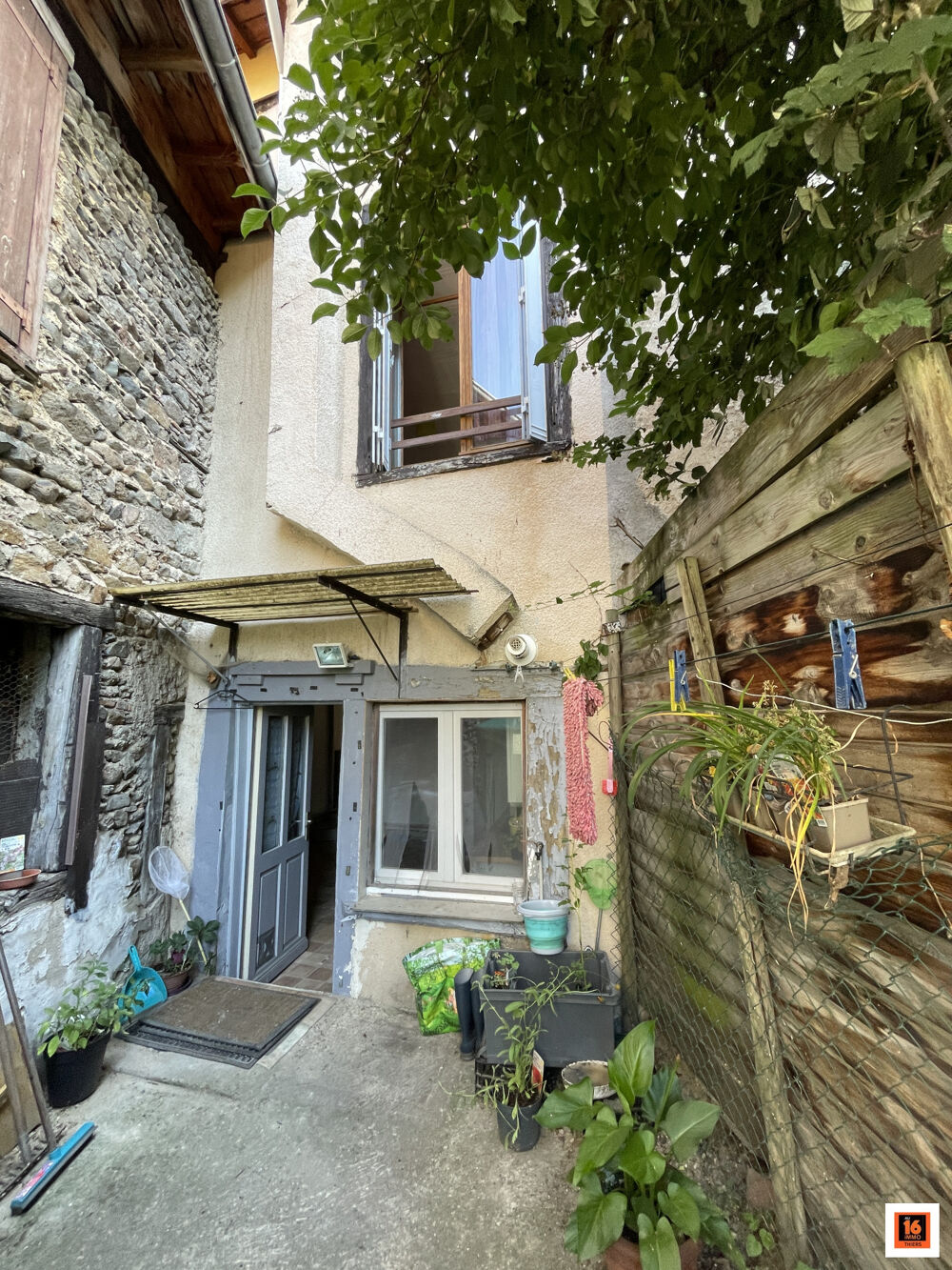 Maison 7 pièces 115 m² · à Thiers · 115 m² · 77 000 €