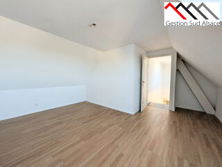  Appartement à louer 3 pièces 66 m²