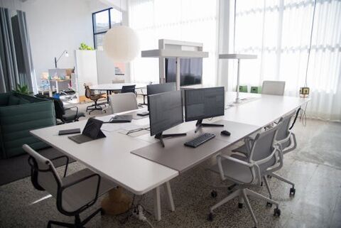 Tr&egrave;s bon rendement pour l'achat de ce local &agrave; usage bureaux ! 328800 87100 Limoges