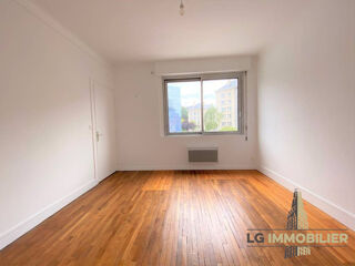  Appartement à louer 4 pièces 113 m²