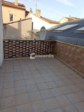  Appartement à louer 5 pièces 81 m²