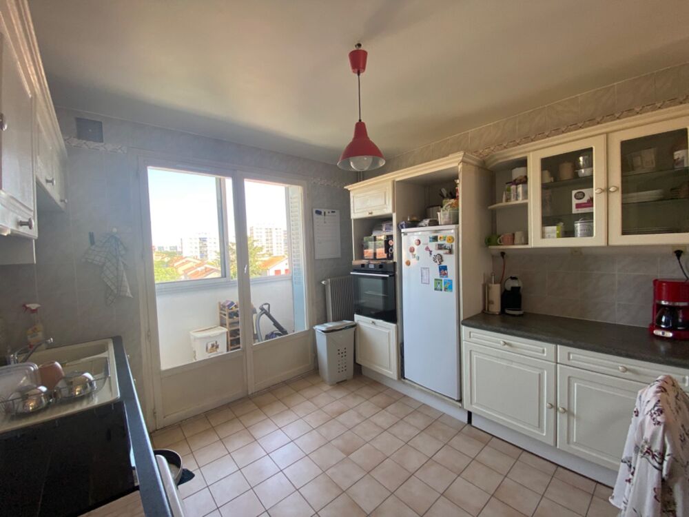 Location Appartement T3 DANS RESIDENCE AU CALME Villeurbanne