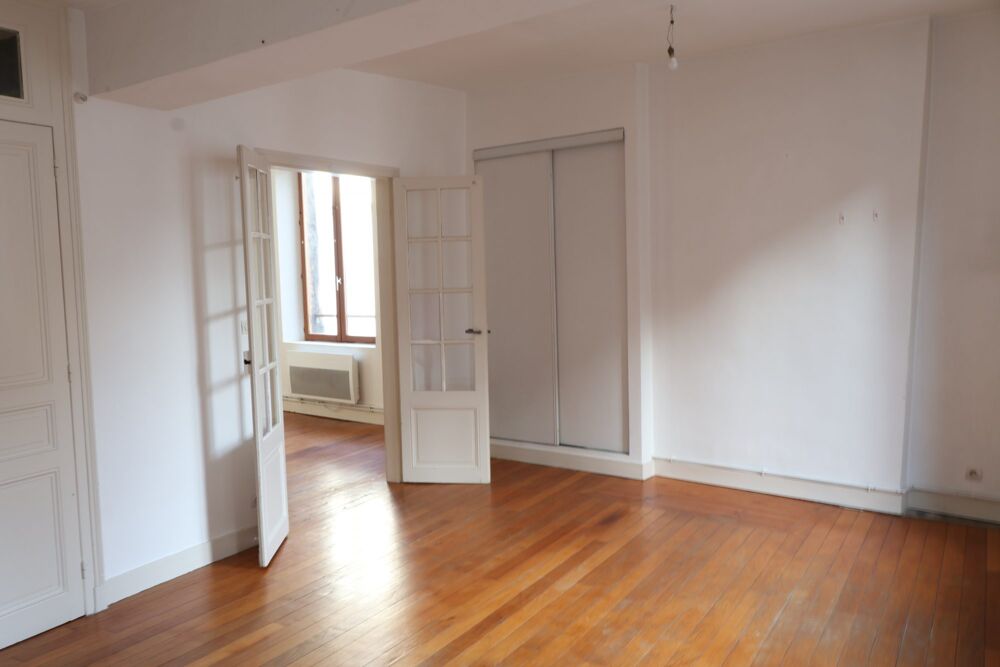 Appartement 4 pièces, proche centre ville.