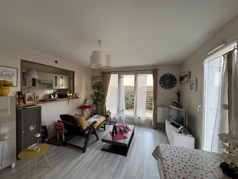 Vente Appartement TRÈS BEL APPARTEMENT DANS UNE BELLE RÉSIDENCE SÉCURISÉE Sainte-geneviève-des-bois