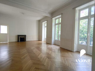  Appartement à louer 5 pièces 130 m²
