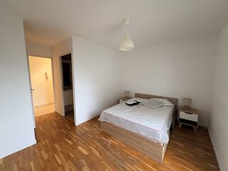  Appartement à louer 4 pièces 97 m²