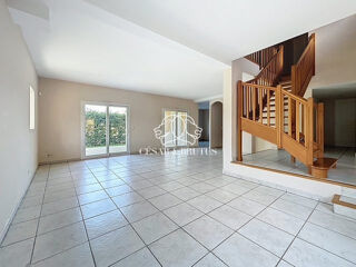  Maison  vendre 8 pices 200 m