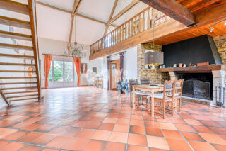  Maison à vendre 10 pièces 270 m²