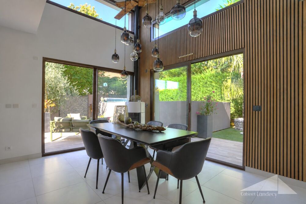 à vendre  Maison Prévessin-Moëns (01280)