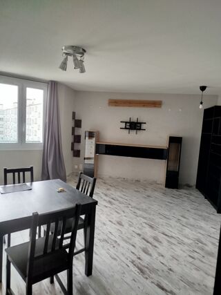  Appartement à louer 3 pièces 65 m²