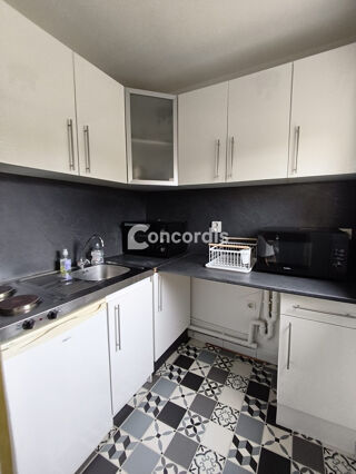  Appartement à louer 1 pièce 32 m²