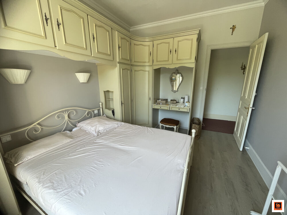 Immeuble comprenant une maison en pierre et du locatif