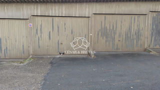  Parking / Garage � vendre 165 m� Firminy