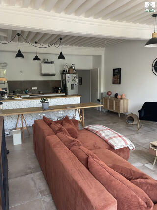  Appartement à louer 4 pièces 84 m²