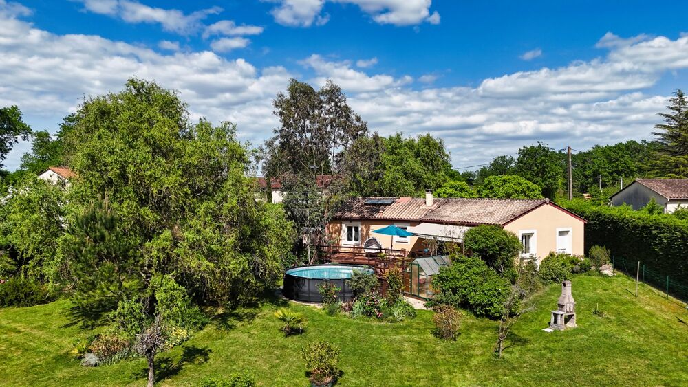 Maison contemporaine de plain-pied avec grand terrain  Proche