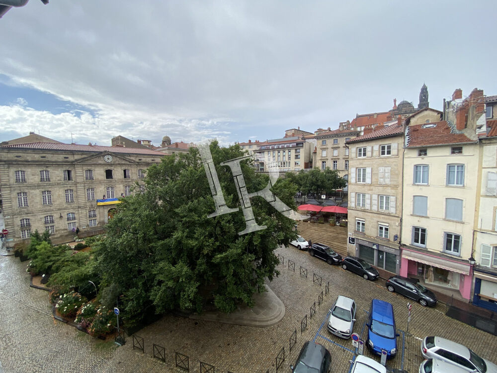   Place de la mairie : bureaux de standing refaits à neuf Le puy-en-velay