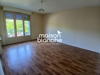  Appartement à louer 3 pièces 65 m²