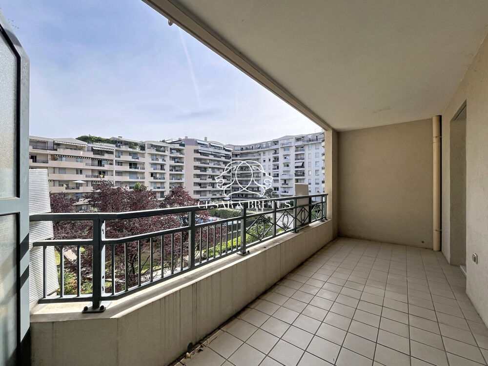 GRAND T4 EN ETAGE ELEVE AVEC BALCONS, CAVE ET GARAGE