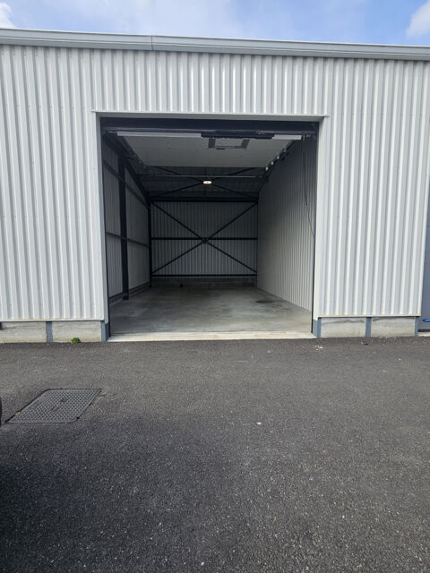   Location d'entrepôt, Saintes 