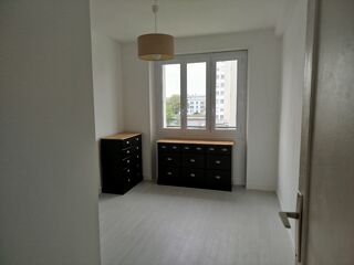  Appartement à louer 3 pièces 65 m²