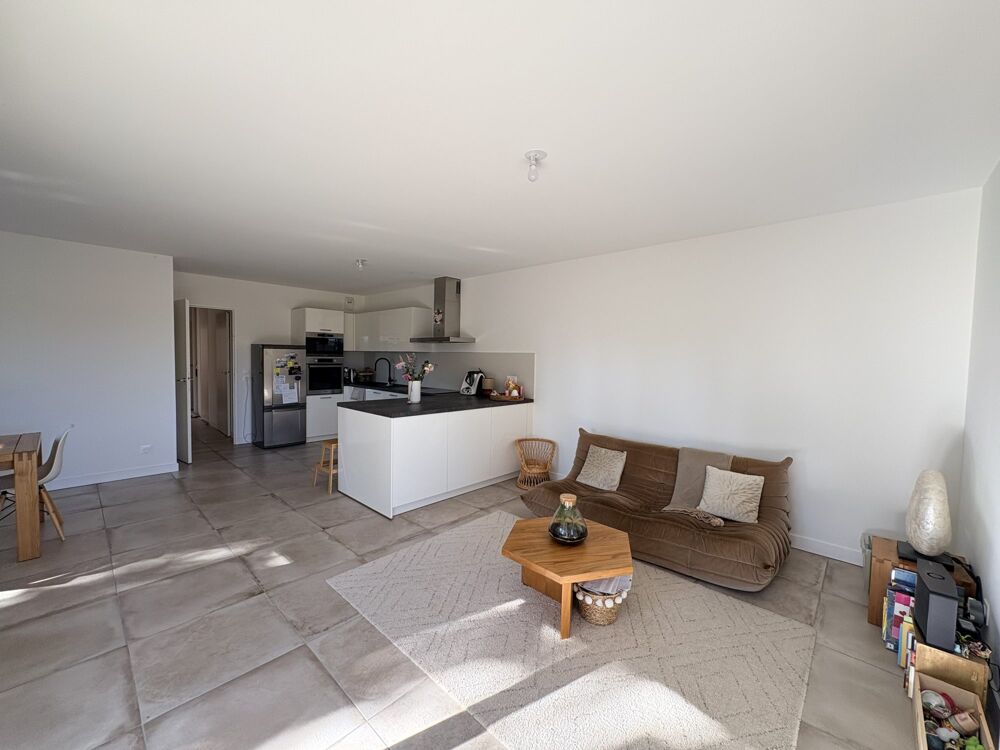 Location Appartement MAGNIFIQUE T4 AVEC BALCON ET GARAGES Orliénas
