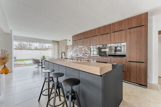  Maison � vendre 11 pi�ces 350 m� Saint-laurent-de-mure