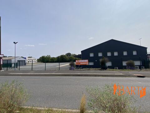 B&acirc;timent industriel de 1800M&sup2; 1380000 18000 Bourges